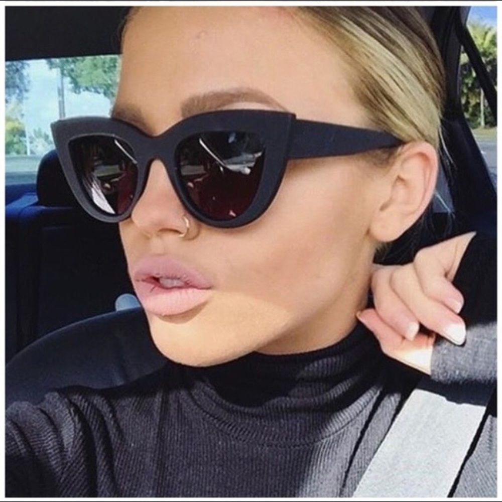 Black-Matte Cat-Eye Sunglasses ๐ถ - Picture 1 of 6